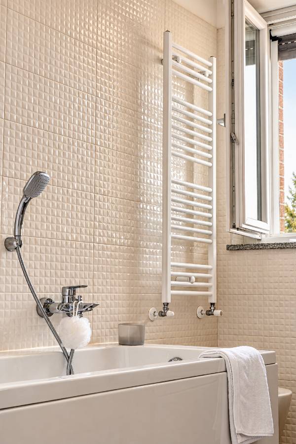 Sostituzione termosifone in bagno